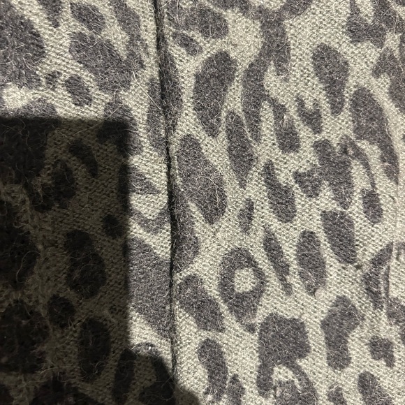 Rails - Wool Leopard Sweater. Khaki green and black. Size Small - Picture 3 of 5